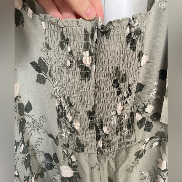 Reformation Floral Green twilight Dress. Size 8. - Picture 7 of 11
